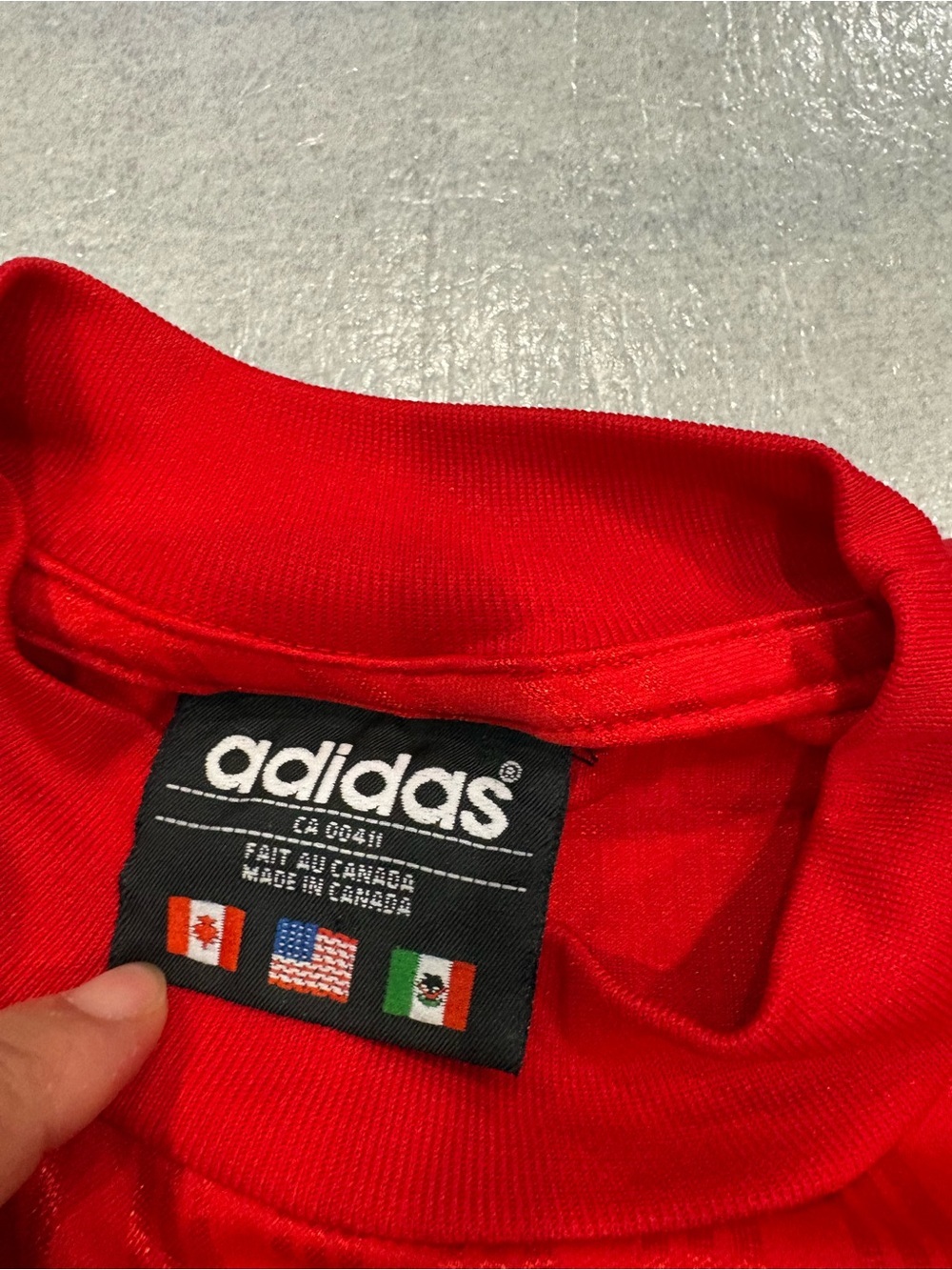 [M/PTP:23”]adidas Red Men’s Short-Sleeve Soccer Jersey vintage athletic - Picture 4 of 7
